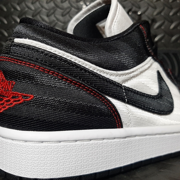 Jordan 1 Low SE Utility White Black Gym Red shoes DD9337-106 - Picture 7 of 9